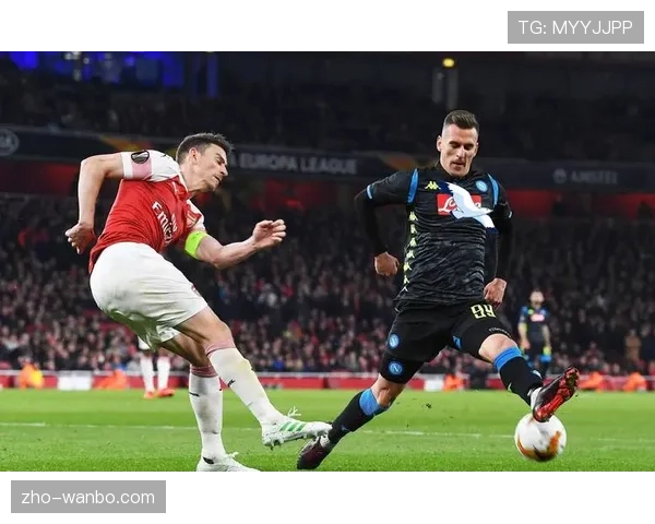 科莫客场防守数据亮眼 但主场失球增多反映战术平衡难题